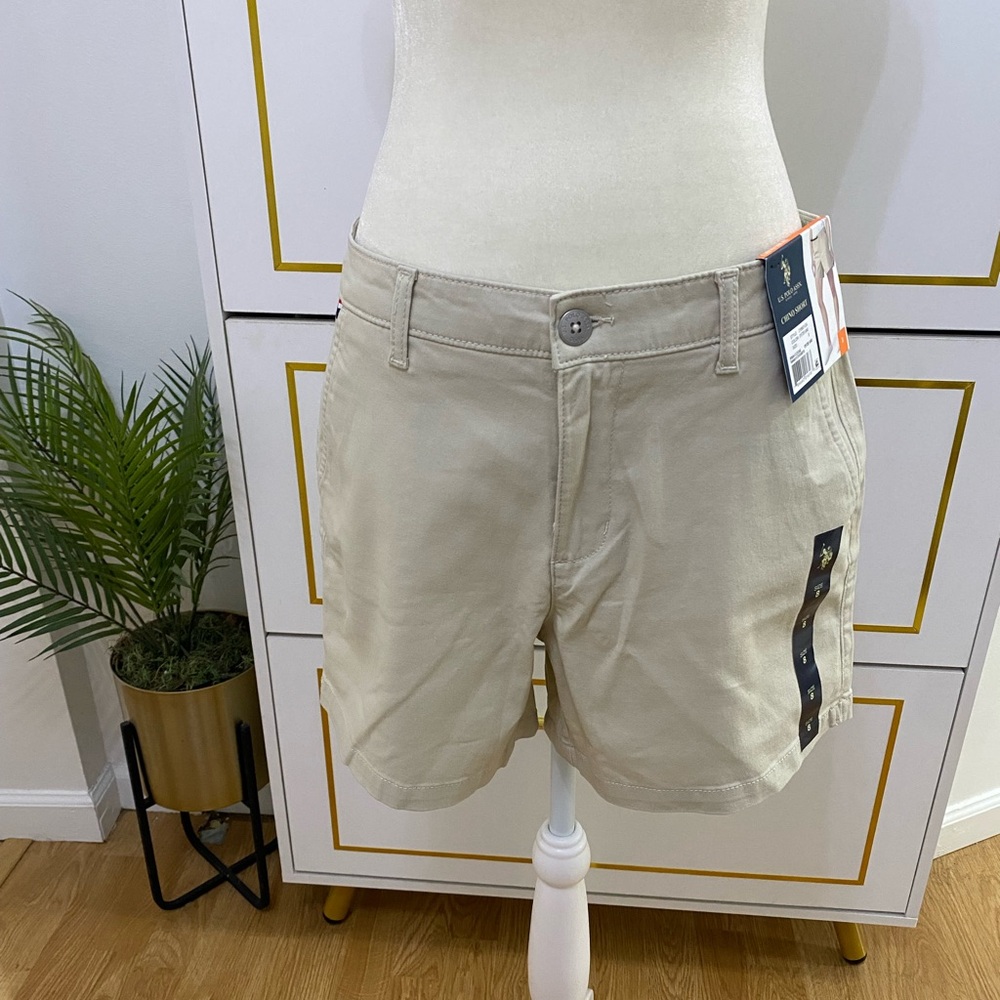 U.S.POLO ASSN WOMEN’S OYSTER SAND CHINO SHORT SIZE: 8